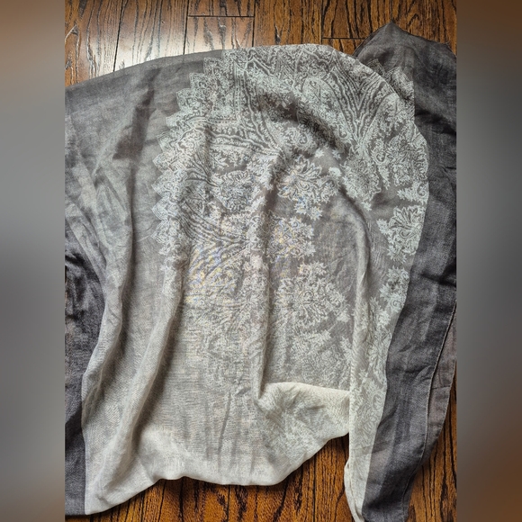 Scarf - Picture 4 of 6